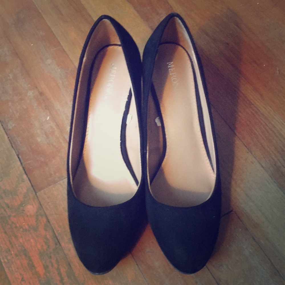 Pretty Black Wedges